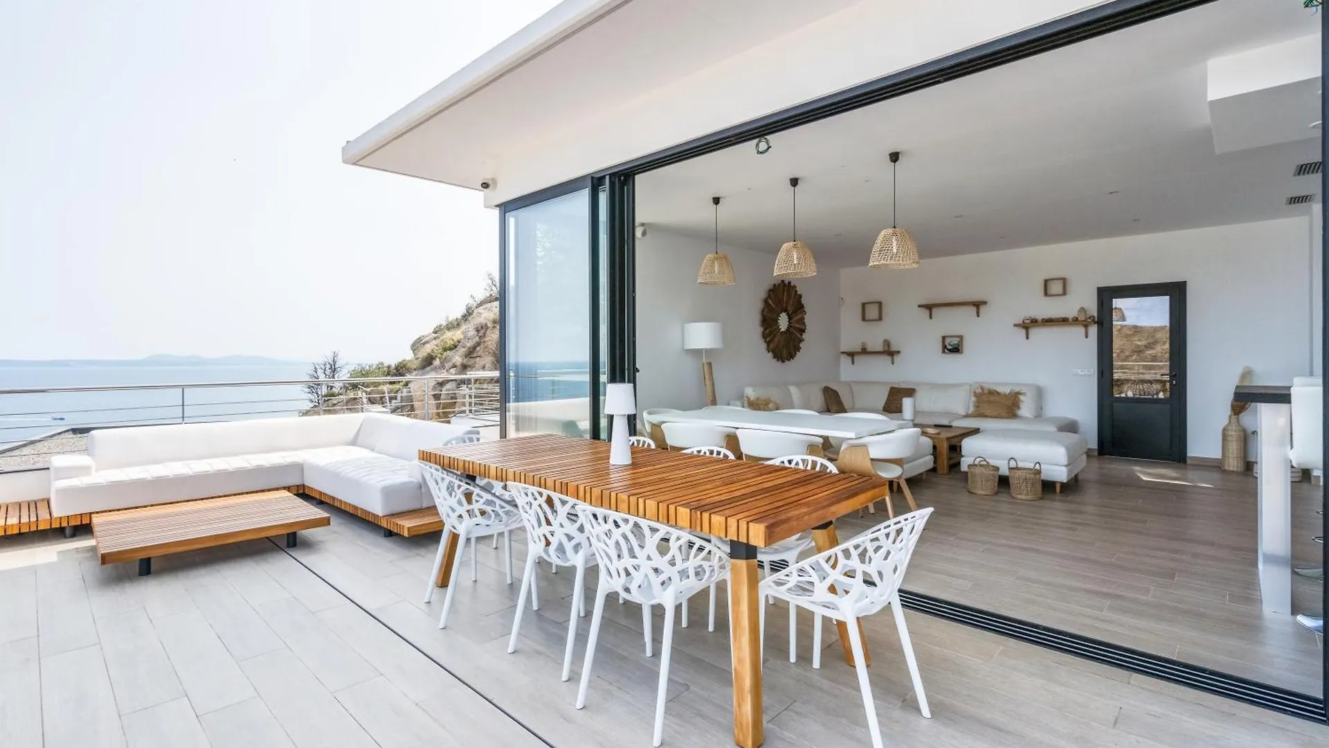 Level Mar Villa Roses